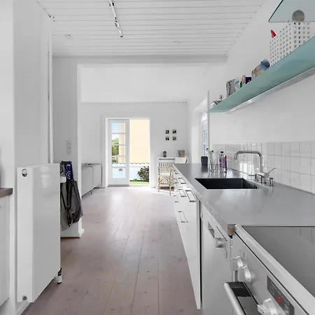 3 Bedroom Gorgeous In Semesterbostad